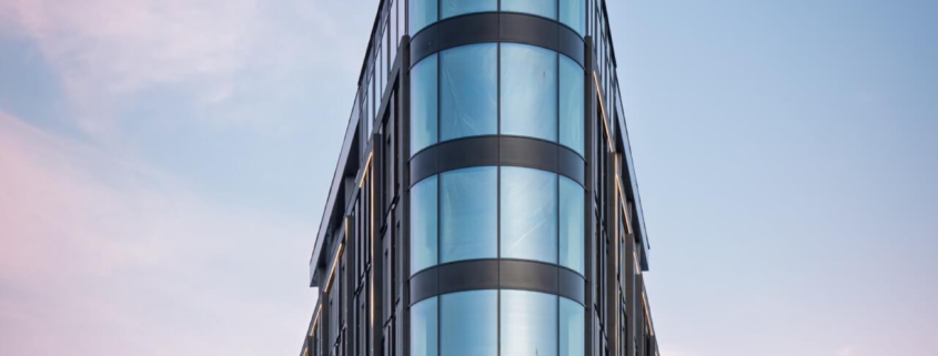 new-iron-residential-building-with-curved-glazed-corners-5